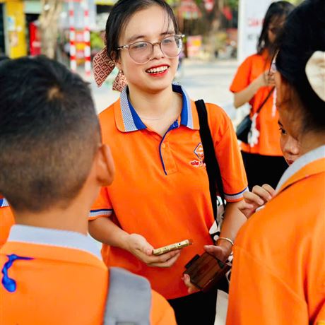 Cô và các con tại SGROUP